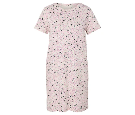 Robe beige à manches courtes imprimée de coeurs roses et noirs.