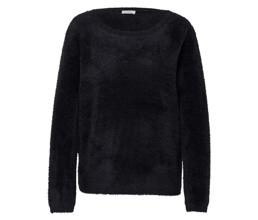 Pull noir duveteux à manches longues.