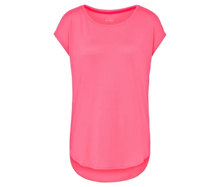 Détail d'un t-shirt rose à manches courtes pour femmes.