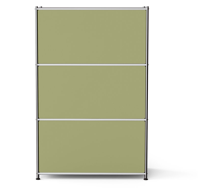 Bibliothèque à trois niveaux avec cadre en métal et panneaux olive.