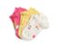 Trois paires de chaussettes de basket pour enfants avec des motifs. Une chaussette rose avec une souris, des chaussettes jaunes avec des points colorés et des chaussettes blanches avec des glaces.