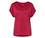 T-shirt rouge à col en V et manches courtes.