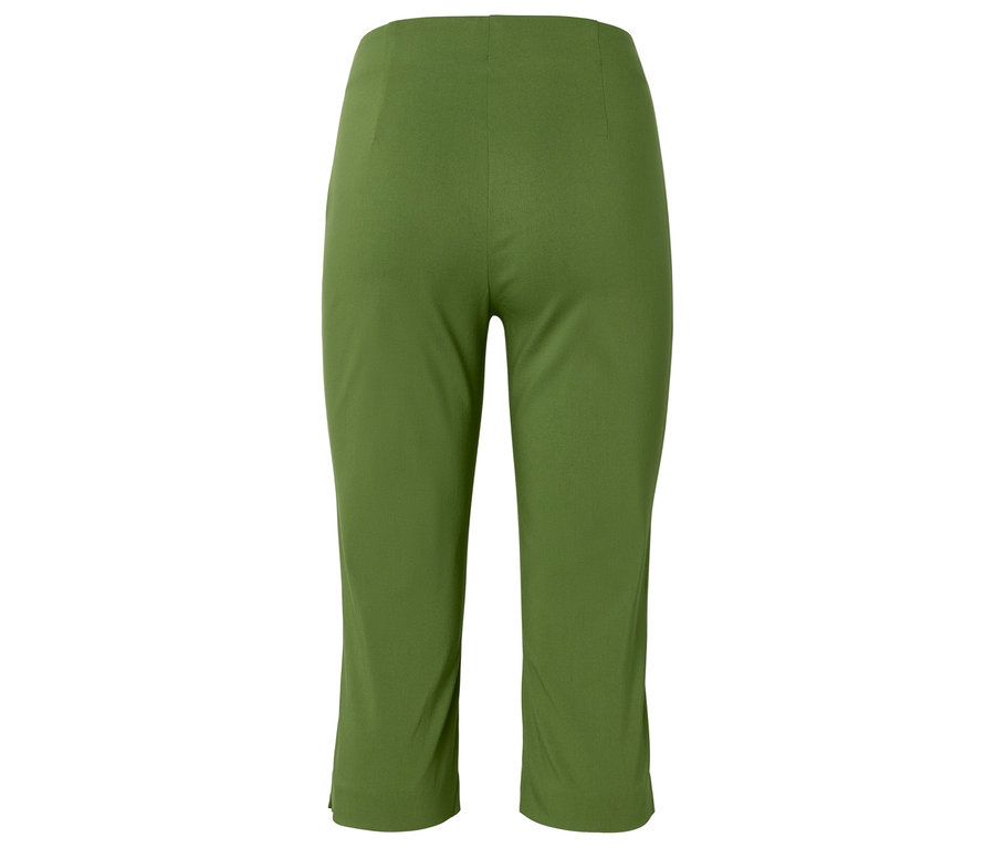 Pantalon vert longueur cheville sur fond blanc.