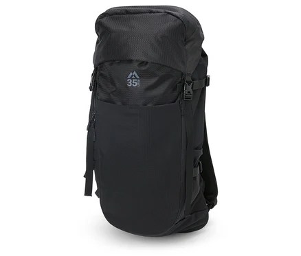 Sac à dos de randonnée noir de 35 l, posé sur un fond blanc.