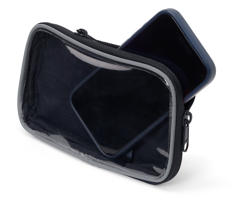Un smartphone noir repose dans un sac noir avec un dessus transparent.