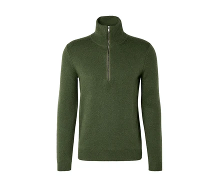 Pull en maille vert avec col montant et demi-fermeture éclair.