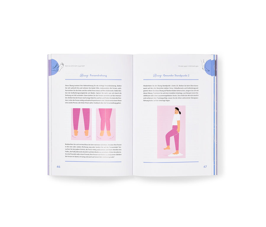 Exercices de pied sur les pages d'un livre.