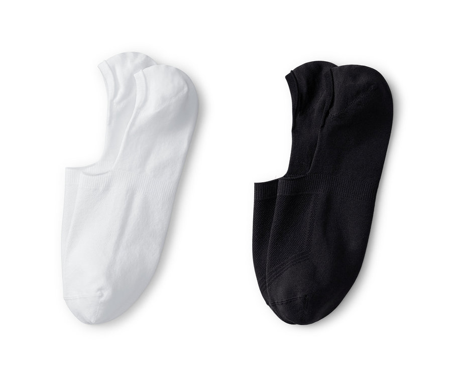Deux paires de socquettes de sport et une paire de socquettes de sport « invisibles ».