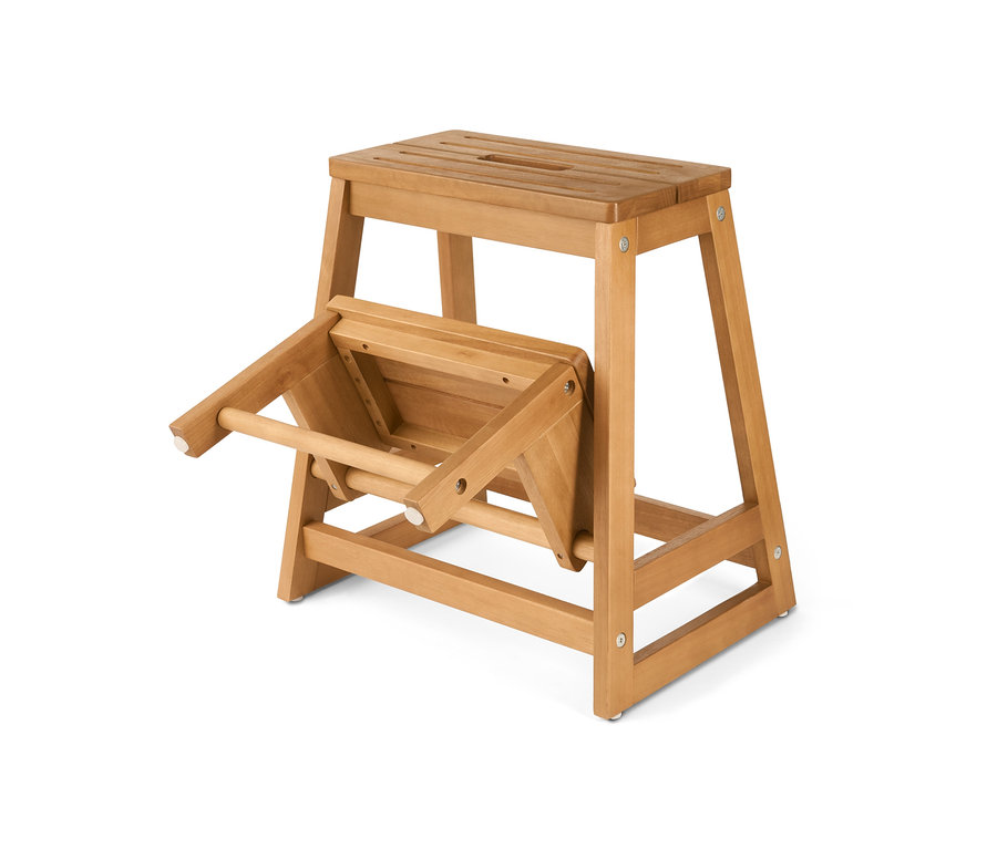 Marchepied escamotable en bois massif à deux marches.