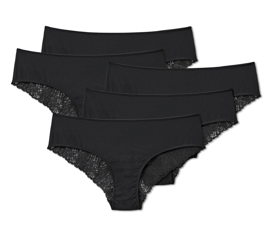 Cinq slips brésiliens noirs avec de la dentelle.