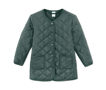 Une veste matelassée verte.