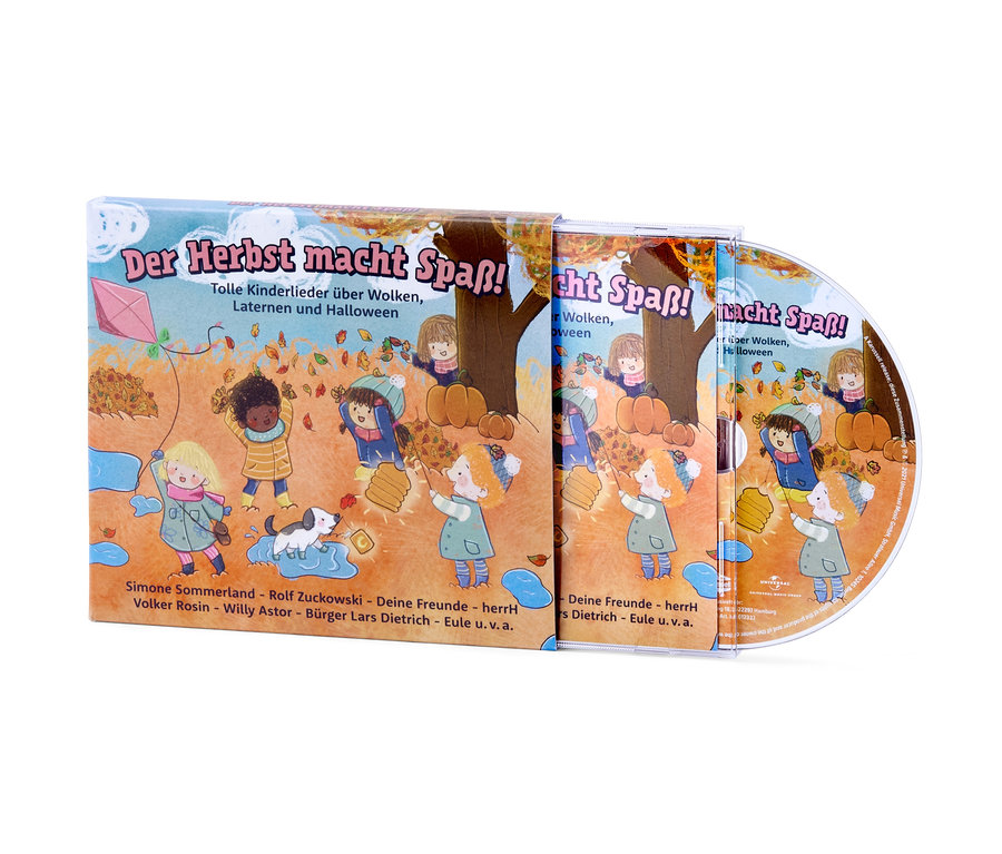 CD «	Der Herbst macht Spaß!	». Des enfants jouent dehors en automne.