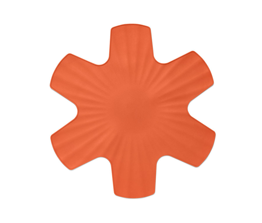 Une protection orange 3 protections pour casseroles en silicone sur fond blanc.
