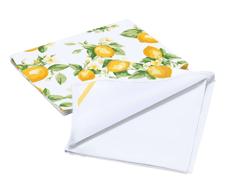 Deux linges de cuisine, un imprimé avec des agrumes et des fleurs, l'autre blanc.