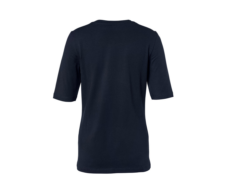 T-shirt bleu foncé à manches courtes.