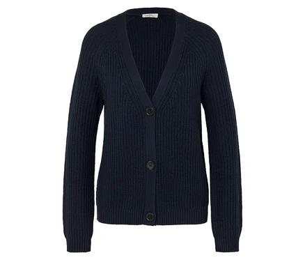Gilet en tricot bleu marine avec trois boutons.