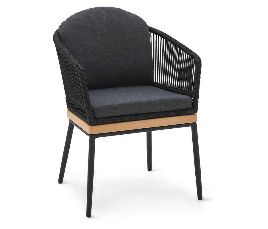 Chaise de jardin avec tressage textile, coussins anthracite sur bois clair et pieds noirs.