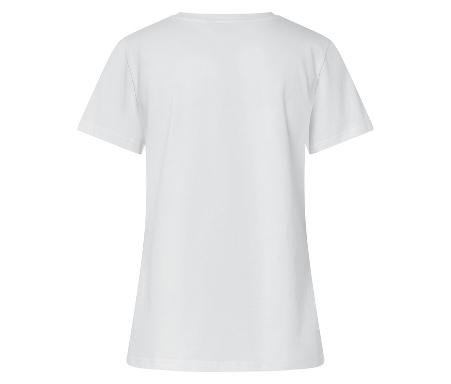 Un seul t-shirt blanc, vu de dos.