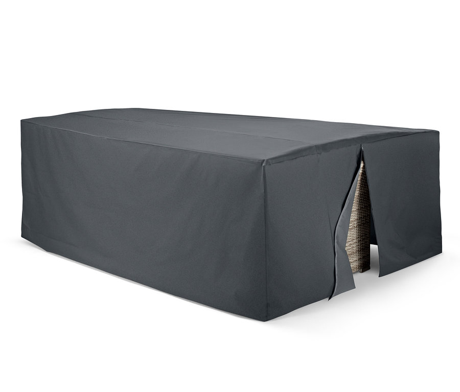 Une housse de protection premium grise pour meubles de jardin recouvre des meubles d'extérieur sur un fond blanc.
