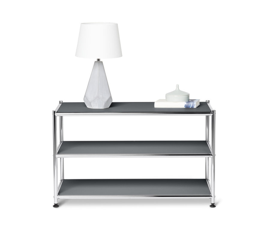Table basse ouverte en métal gris « CN3 » avec trois étagères.