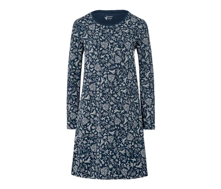 Chemise de nuit bleue avec imprimé.
