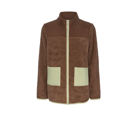 Veste en teddy beige et vert avec fermeture éclair sur le devant et deux poches.