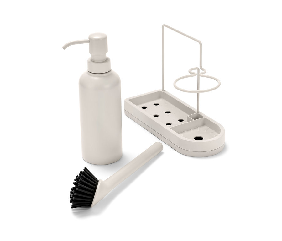 Un organisateur d’évier beige, un distributeur de savon et une brosse à vaisselle sur fond blanc.