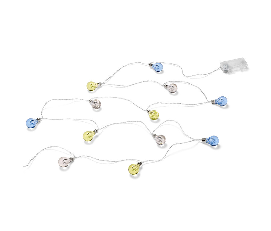 Guirlande lumineuse à LED avec des ampoules bleues, jaunes et transparentes sur un fond blanc.