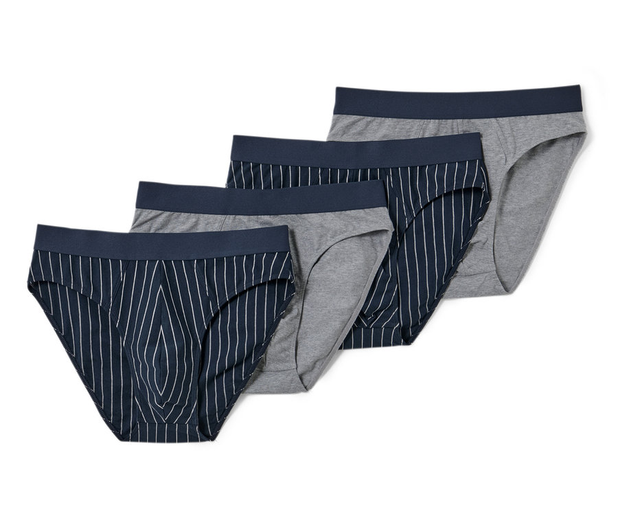 Quatre slips à rayures.