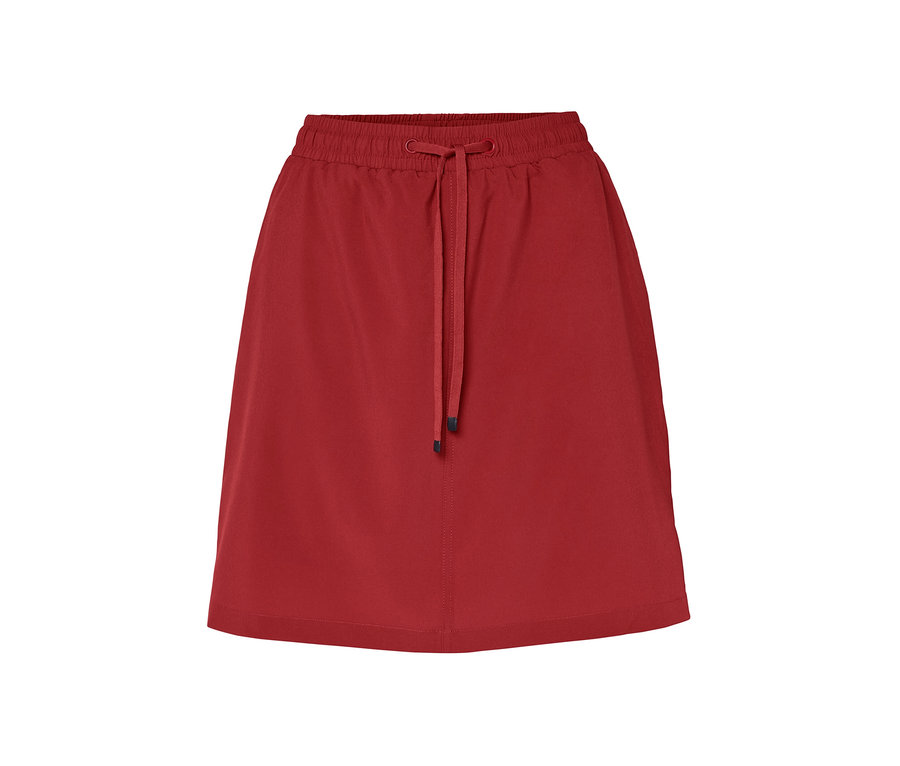Short-jupe fonctionnel rouge avec cordon de serrage à la taille.