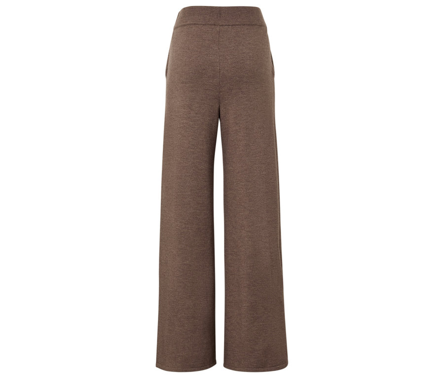 Pantalon marron large vu de dos.