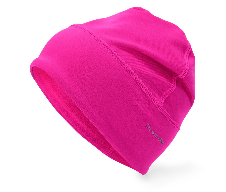 Bonnet de sport rose sur fond blanc.
