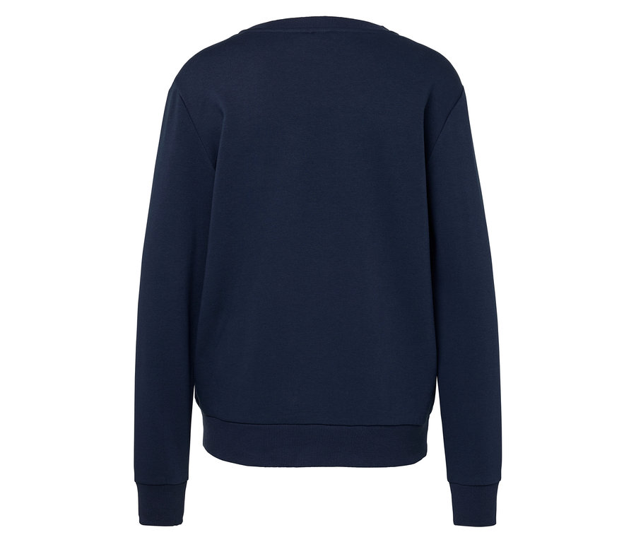 Un pull bleu marine à manches longues vu de dos.