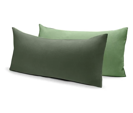 Deux taies d'oreiller en jersey vert.