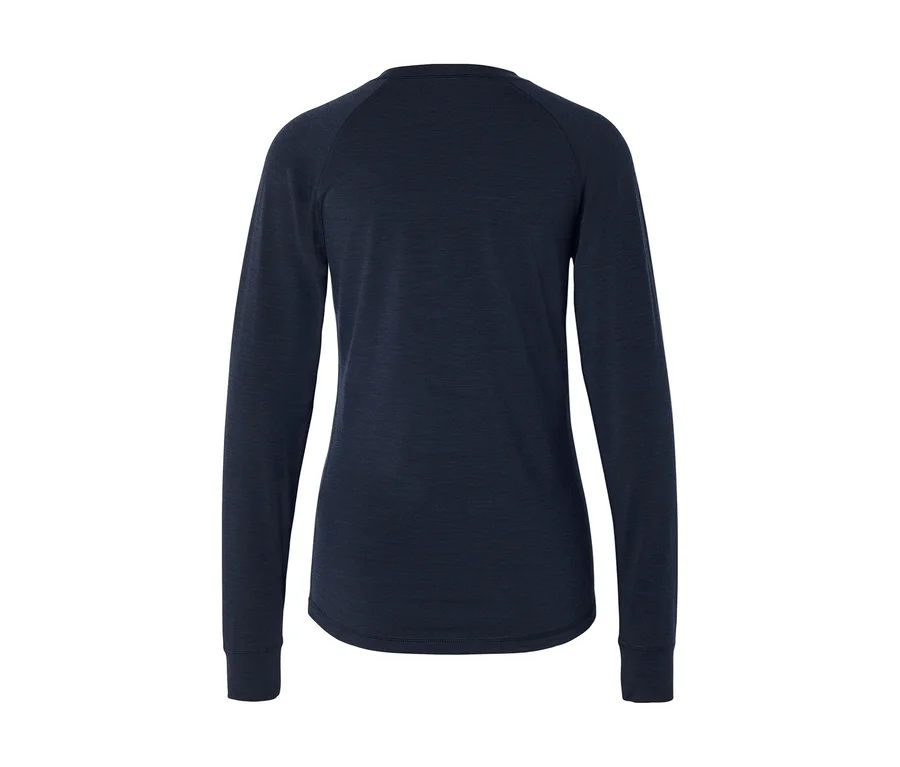 Vue de dos d'un t-shirt à manches longues bleu foncé avec des manches raglan et un ourlet légèrement incurvé.
