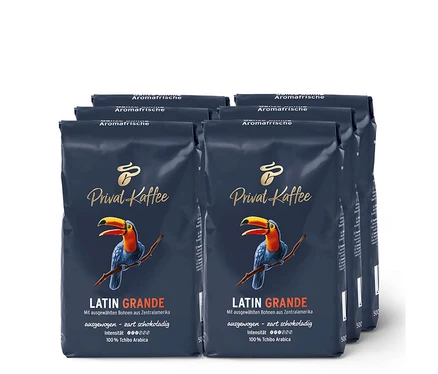 Six paquets de Privat Kaffee Latin Grande en grains – 500 g, colis.