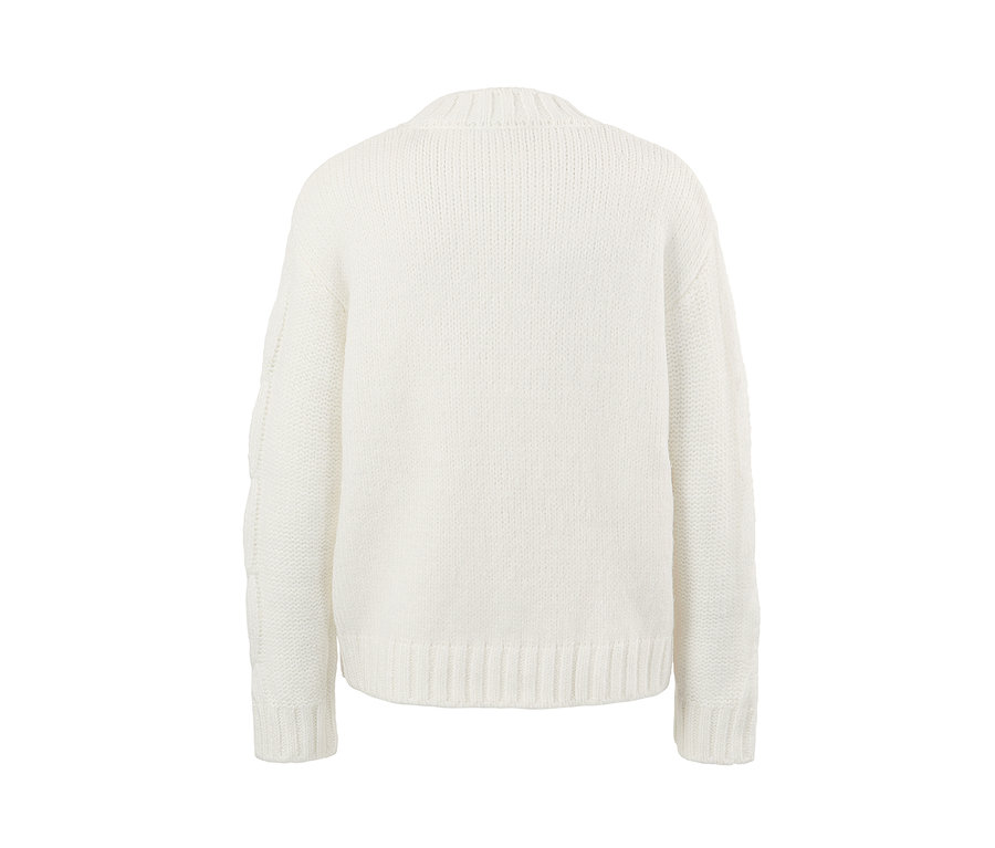 Détail du dos d'un pull en maille avec torsades.
