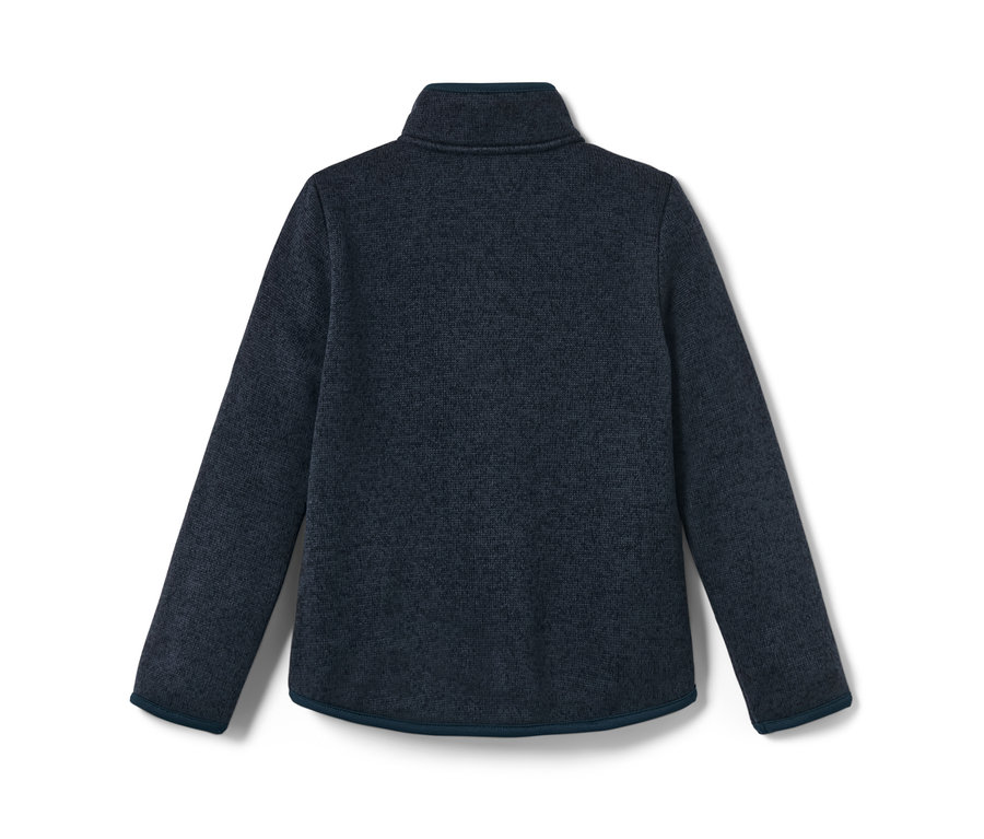 Gros plan sur la veste en maille polaire pour enfant.