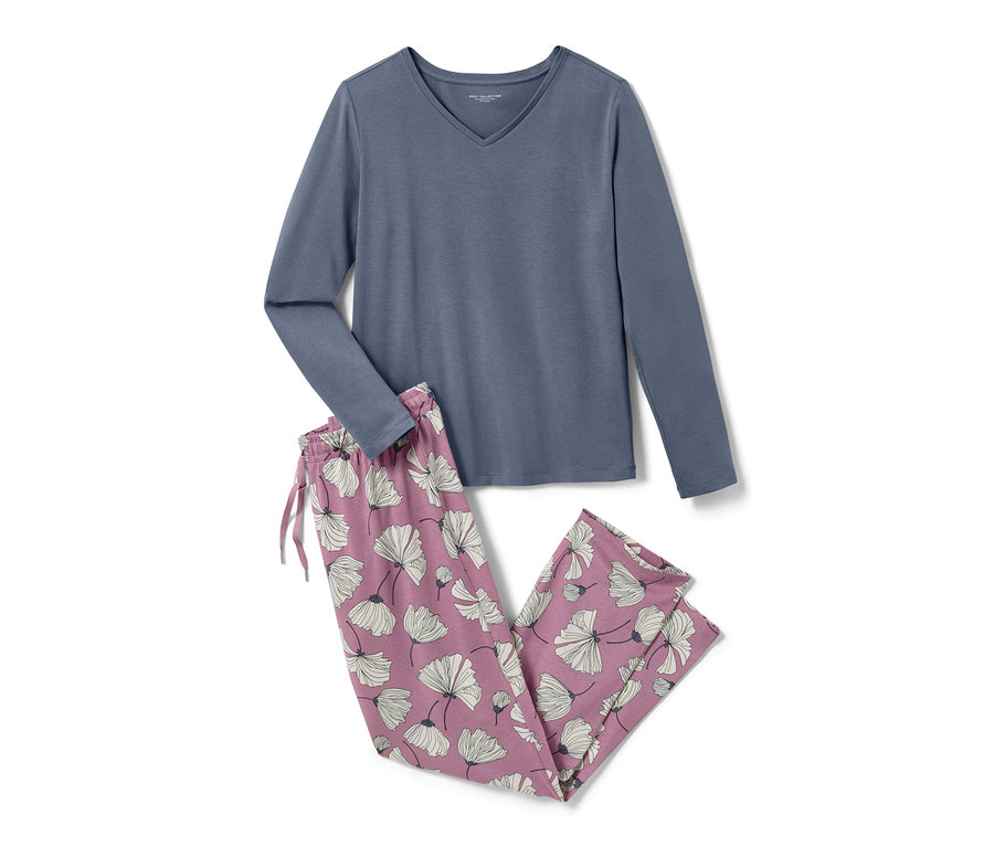 Pyjama bleu à manches longues et pantalon à motif floral.