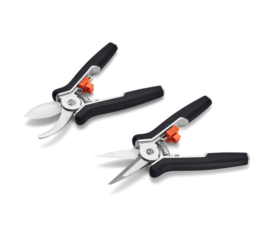 Deux mini sécateurs.