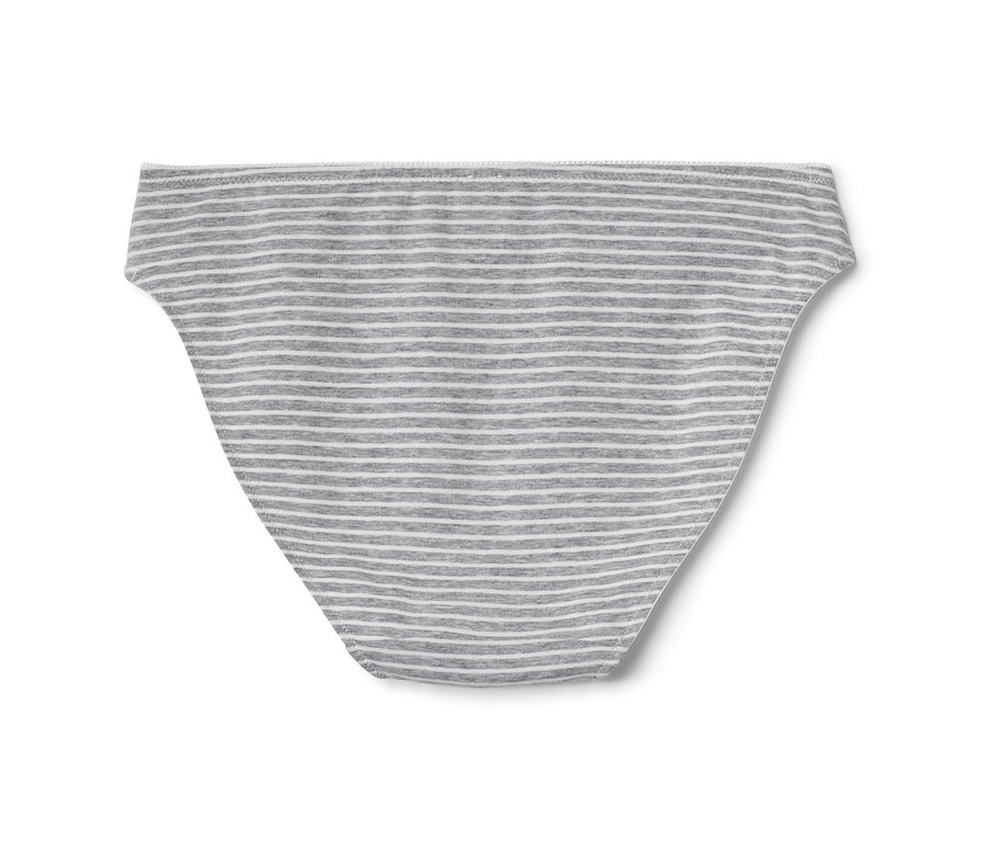Une culotte grise avec des rayures horizontales.