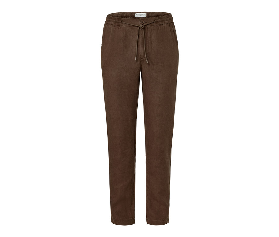 Un pantalon chino en lin marron.