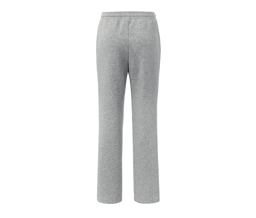 Pantalon d’intérieur gris.