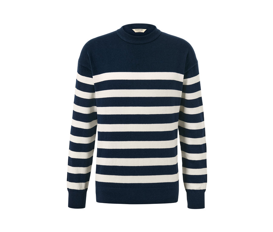 Pull rayé à encolure ronde.