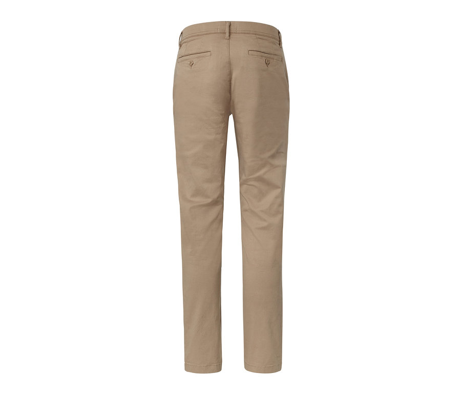 Vue détaillée de l'arrière d'un pantalon chino beige.