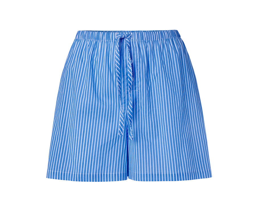 Short tissé bleu avec des rayures blanches et un cordon de serrage à la taille.