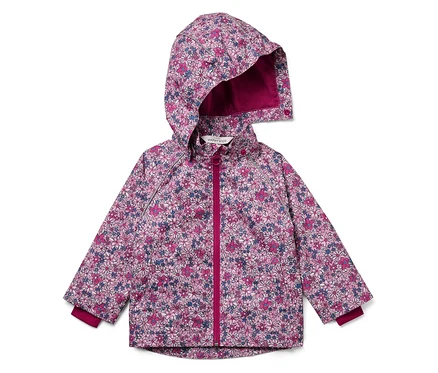 Veste à capuche fleurie sur fond blanc.