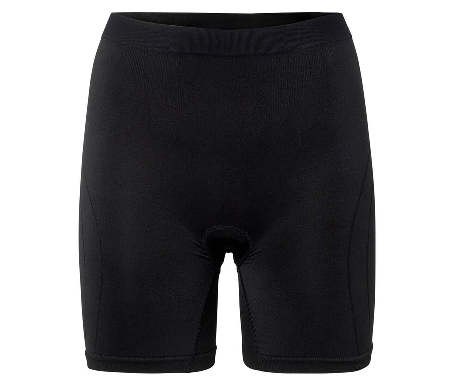 Gros plan d'un cuissard de cycliste noir sur fond blanc.