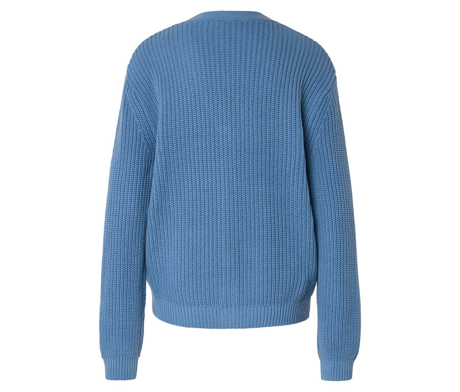 Vue arrière d'un pull tricoté bleu clair.