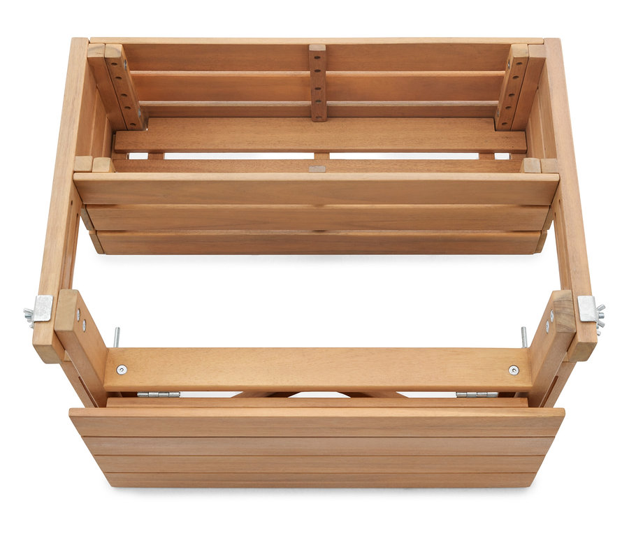 Vue de dessus d'une chaise pliante en bois.